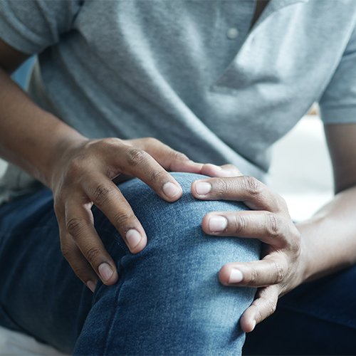 man with knee pain
